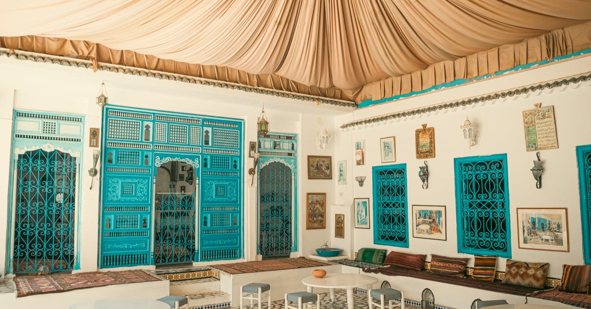 How to Choose the Perfect Handmade Moroccan Pillow for Your Decor